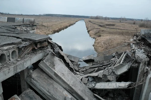 Hostroluchya Ukraina Mars 2022 Förstörd Bro Ryska Armén Ukrainska Byn — Gratis stockfoto