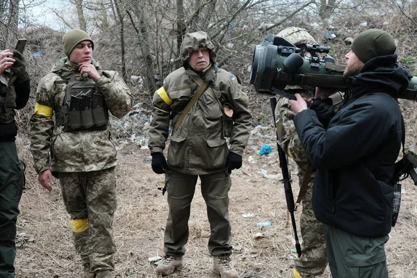 Hostroluchchya, Ukrayna: 8 Mart 2022: Nlaw ile Ukrayna savunma ülkesinin askeri güçleri