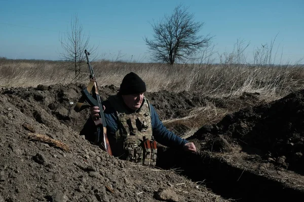 Hostroluchchchya Ukraine Mars 2022 Combattant Défense Territoriale Dans Village Ukrainien — Photo