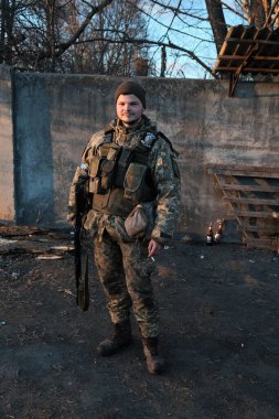 Hostroluchchya, Ukrayna: 18 Mart 2022: Ukrayna toprak savunma savaşçısı