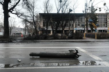 Kyiv, Ukrayna: 2 Mart 2022: Kyiv 'deki Rus askeri binası hasar gördü