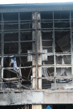 Kyiv, Ukrayna: 2 Mart 2022: Kyiv 'deki Rus askeri binası hasar gördü