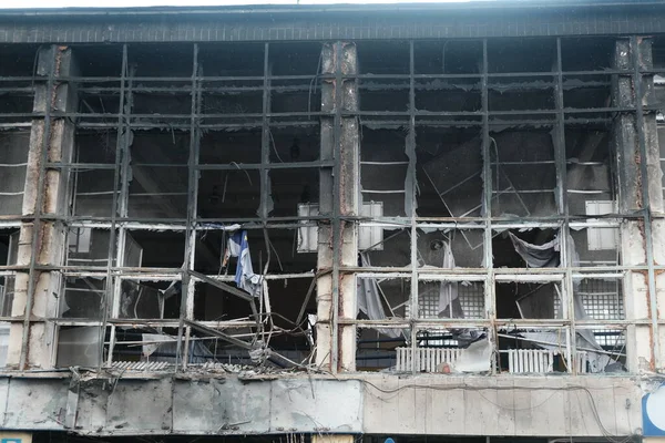 ウクライナ キエフ2022年3月2日 キエフのロシア軍の建物による被害  — 無料ストックフォト