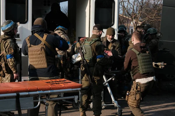 Lukashi, Ukrayna: 24 Mart 2022: Ukrayna 'nın Ukrayna köyünde Ukrayna savunma savaşçıları