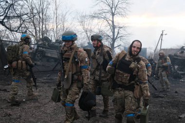 Lukyanivka, Ukrayna: 25 Mart 2022: Ukrayna toprak savunma savaşçıları