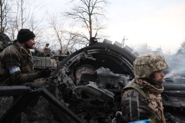 Lukyanivka, Ukrayna: 25 Mart 2022: Ukrayna toprak savunma savaşçıları