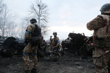 Lukyanivka, Ukrayna: 25 Mart 2022: Ukrayna toprak savunma savaşçıları