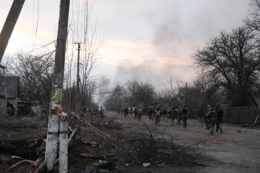 Lukyanivka, Ukrayna: 25 Mart 2022: Ukrayna toprak savunma savaşçıları