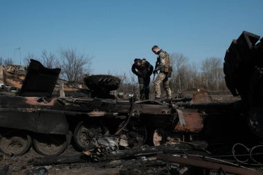Lukyanivka, Ukrayna: 25 Mart 2022: Rus askeri aracı yok edildi