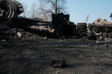 Lukyanivka, Ukrayna: 25 Mart 2022: Rus askeri aracı yok edildi