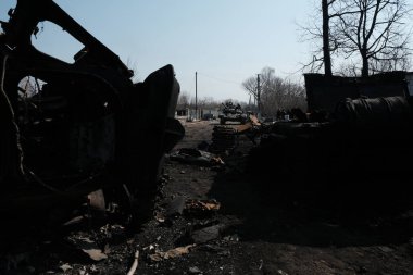 Lukyanivka, Ukrayna: 25 Mart 2022: Rus askeri aracı yok edildi