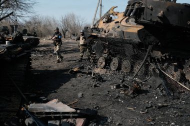Lukyanivka, Ukrayna: 25 Mart 2022: Rus askeri aracı yok edildi
