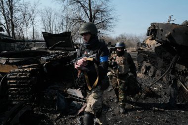 Lukyanivka, Ukrayna: 25 Mart 2022: Ukrayna toprak savunma savaşçıları