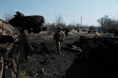 Lukyanivka, Ukrayna: 25 Mart 2022: Ukrayna toprak savunma savaşçıları