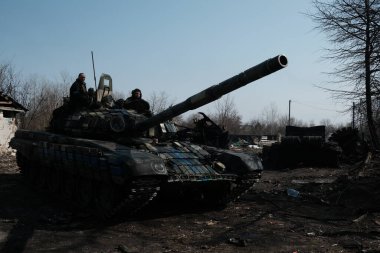 Lukyanivka, Ukrayna: 25 Mart 2022: Ukrayna toprak savunma savaşçıları