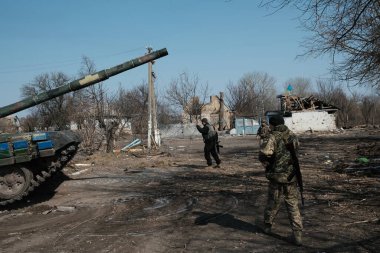 Lukyanivka, Ukrayna: 25 Mart 2022: Ukrayna toprak savunma savaşçıları