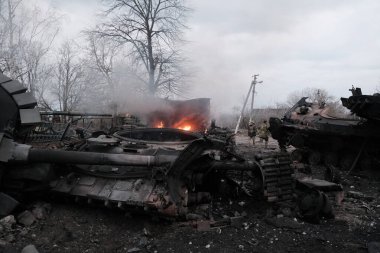 Lukyanivka, Ukrayna: 25 Mart 2022: Rus askeri aracı yok edildi