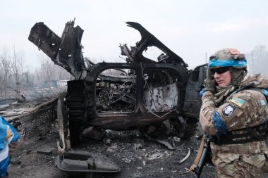 Lukyanivka, Ukrayna: 25 Mart 2022: Ukrayna toprak savunma savaşçısı