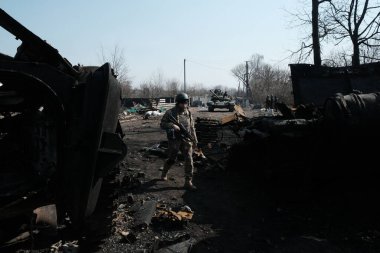Lukyanivka, Ukrayna: 25 Mart 2022: Ukrayna toprak savunma savaşçıları