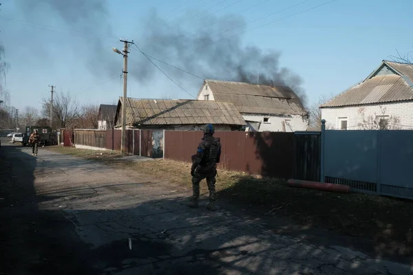 Lukyanivka Ukraine März 2022 Ukrainische Streitkräfte Eines Ukrainischen Soldaten Befreitem — kostenloses Stockfoto