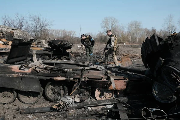 Lukyanivka Ουκρανία Μαρτίου 2022 Κατεστραμμένο Ρωσικό Στρατιωτικό Όχημα — Δωρεάν Φωτογραφία