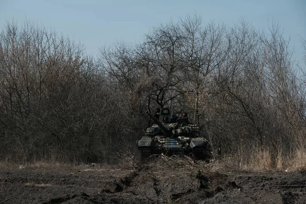 ルキアニフカ ウクライナ 2022年3月25日 ウクライナの戦車 — ストック写真