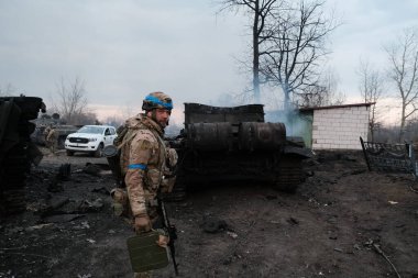 Lukyanivka, Ukrayna: 25 Mart 2022: Ukrayna toprak savunma savaşçısı