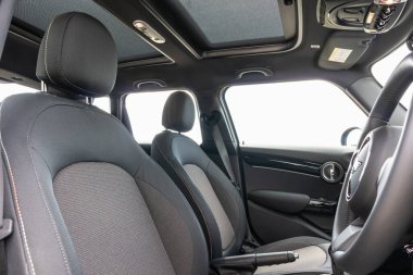 Hong Kong, Çin 18 Ağustos 2022 Mini Cooper 5 Kapı 2021 Test Sürüşü Günü 18 Ağustos 2021, Hong Kong.