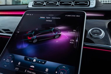 Hong Kong, Çin 25 Ağustos 2021: Mercedes-Benz S500 2022 Kontrol Paneli 25 Ağustos 2021, Hong Kong.