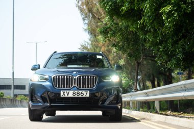 Hong Kong, Çin 7 Nisan 2022: BMW X3 xDrive30i 2022 Test sürüşü 7 Nisan 2022.