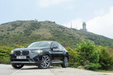 Hong Kong, Çin 7 Nisan 2022: BMW X4 xDrive30i 2022 Test Sürüşü 7 Nisan 2022.