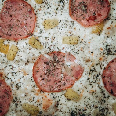 Pizza, peynir, fast food İtalyan pepperonisi.