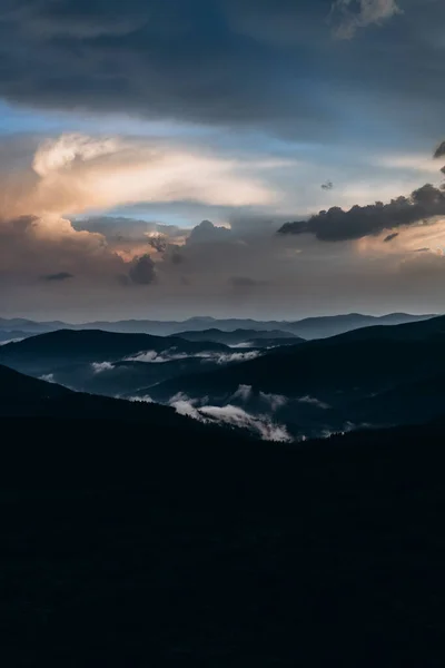 Pilvi Luonto Pilvet Vuori Taivas Valo Sää Auringonlasku Auringonlasku — kuvapankkivalokuva