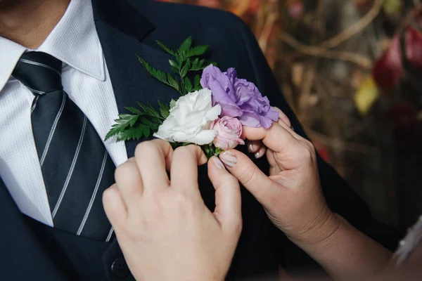 Groom Bride Bouquet Costume Tailcoat Hand — Stock Photo, Image