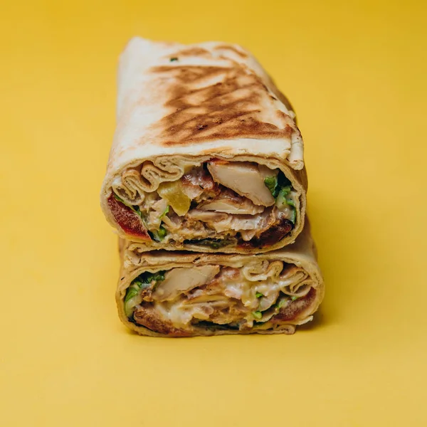 Shawarma Peynirli Pide Fast Food Eti — Stok fotoğraf