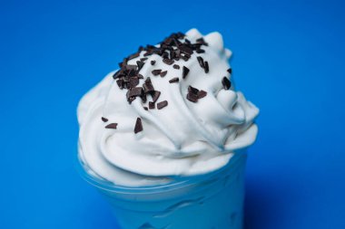 Dondurma tatlı, parlak, renkli yiyecekler.