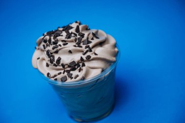 Dondurma tatlı, parlak, renkli yiyecekler.