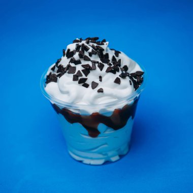 Dondurma tatlı, parlak, renkli yiyecekler.