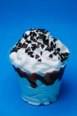 Dondurma tatlı, parlak, renkli yiyecekler.