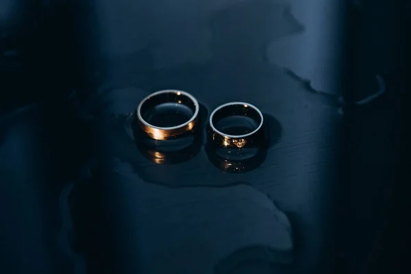 Δαχτυλίδι Διαμάντια Κοσμήματα Γάμο Πέτρα Χρυσό Ομορφιά Νερό — Φωτογραφία Αρχείου