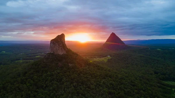 cam ev dağlarının havadan görünüşü