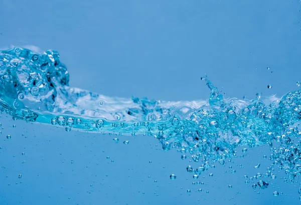 テキストのためのスペースと白い背景に水と空気の泡 — ストック写真