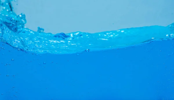 白色背景上的水和空气气泡 有文字空间 — 图库照片