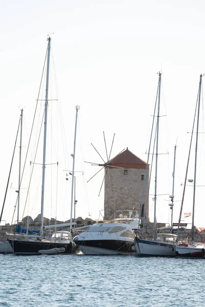 Windmills Mandraki Harbor Rhodes Greece — Zdjęcie stockowe