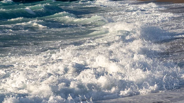 Морська Хвиля Заході Сонця Вражає Камінь Пляжі — стокове фото