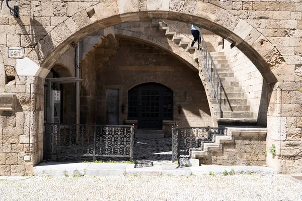 Ortaçağ Evi Girişi Bodrumu Ikinci Kata Bağlayan Merdivenler — Stok fotoğraf