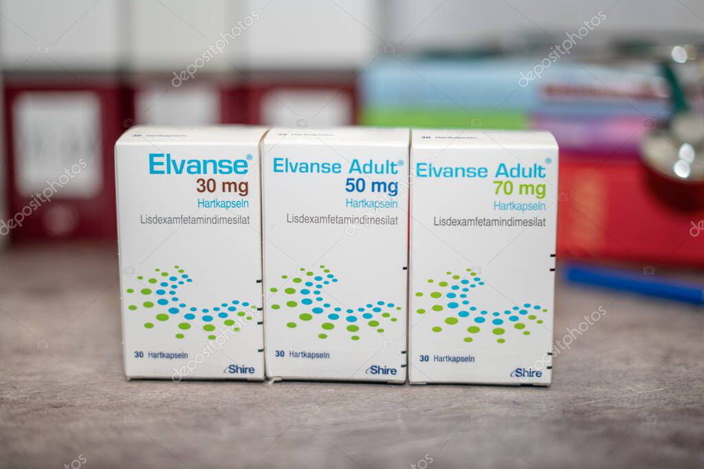 Caja de medicamentos de Elvanse que contiene Lisdexamfetamine para el tratamiento del trastorno