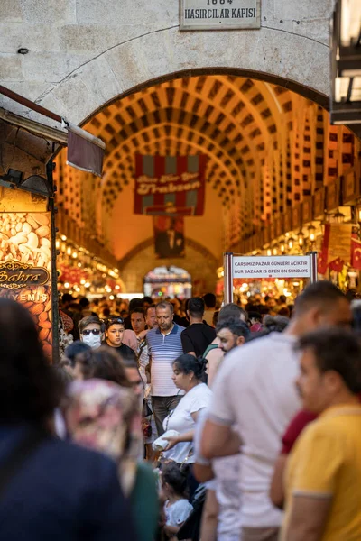 Istanbul Turkey Old Market Misir Carsisi Bazar Crowded People Holidays — Fotografia de Stock