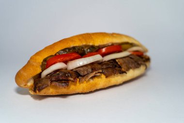 Etli sandviç ya da tabakta Sandvi dner..