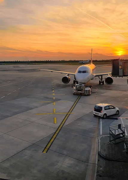 Airplane Standing Airport Sunset Time — Stock fotografie
